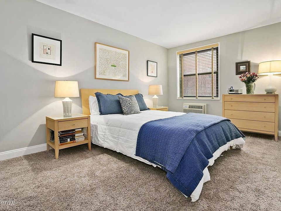 2nd image of 726 Washington St APT 3A