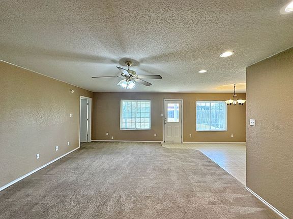 3rd image of 4404 Waterside Dr