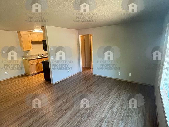 2nd image of 475 Jackson St W APT 1