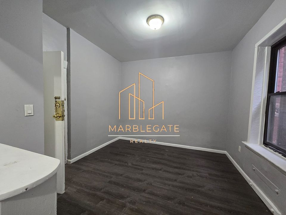 2nd image of 449-451 Mount Prospect Ave #21A