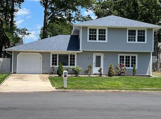 17 Ash Rd, Edison, NJ 08817