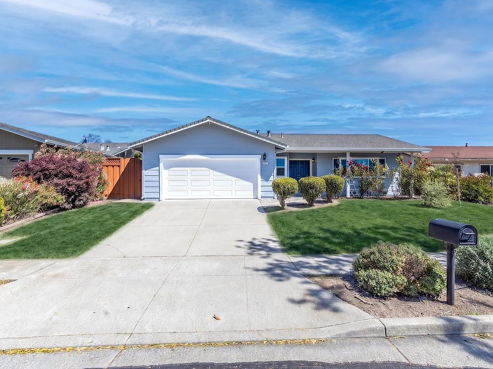 1st image of 38475 Jacaranda Dr