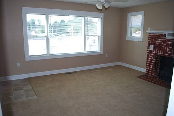 2nd image of 202 Railroad Ave SE