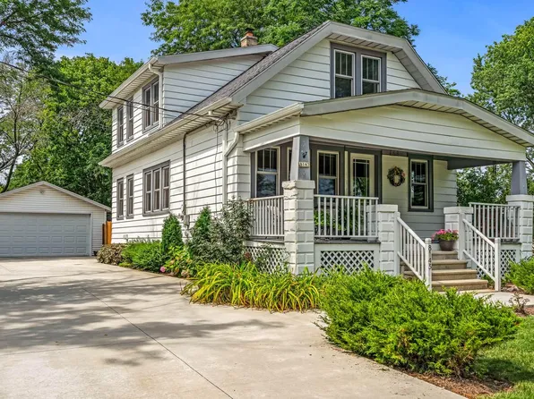 8143 North Port Washington ROAD, Fox Point, WI 53217