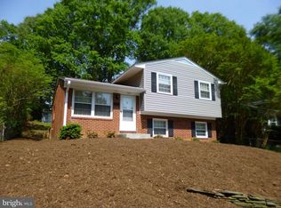165 Longstreet Ave, Fredericksburg, VA 22401