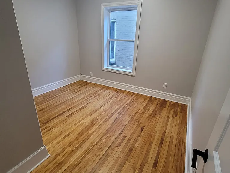 77 Pearl St S #2 — Photo 10