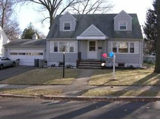 134 Summit Ave, Waldwick, NJ 07463