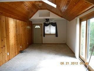 2nd image of 33014 Clarence St