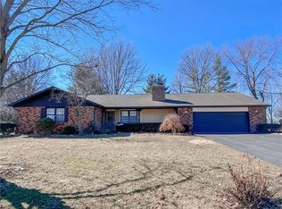 3 Country Ln, Mattoon, IL 61938