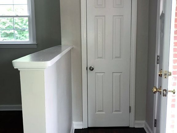 4th image of 1042 Greenhurst Ave NW