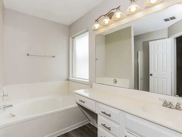950 Silver Streak Dr — Photo 14
