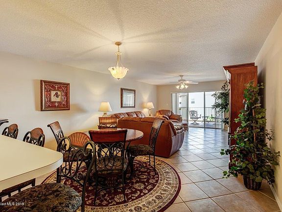 3rd image of 601 Shorewood Dr Unit 403