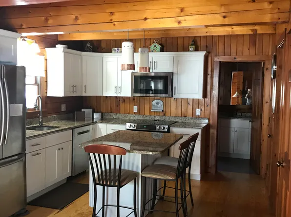 11 Mowry Rd, Smithfield, RI 02917