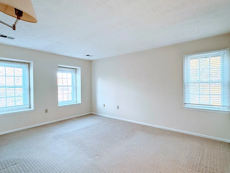 9414 Vernon Dr — Photo 23