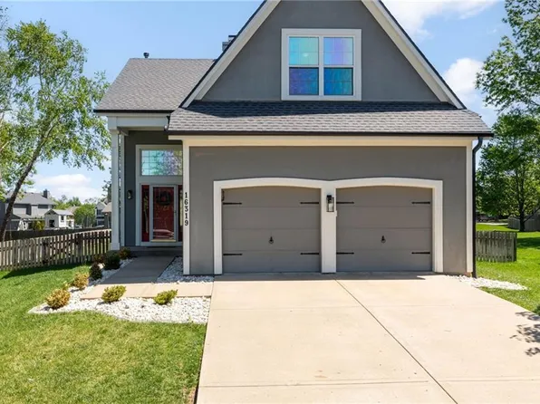 16319 S Burch St, Olathe, KS 66062