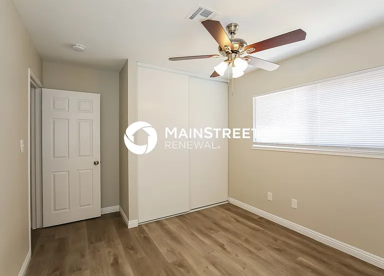 2308 Revere St — Photo 11