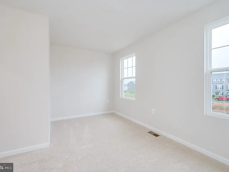 82 Coolidge Ave — Photo 24