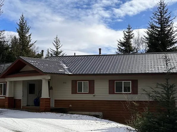 976 Young Rd, Haines, AK 99827