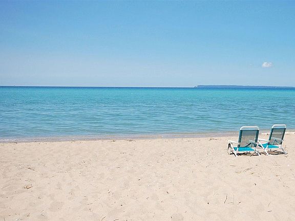 2nd image of 11 Beach Comber Gln