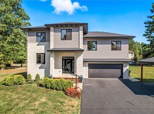 5237 Virginia Rd, Hermitage, PA 16148