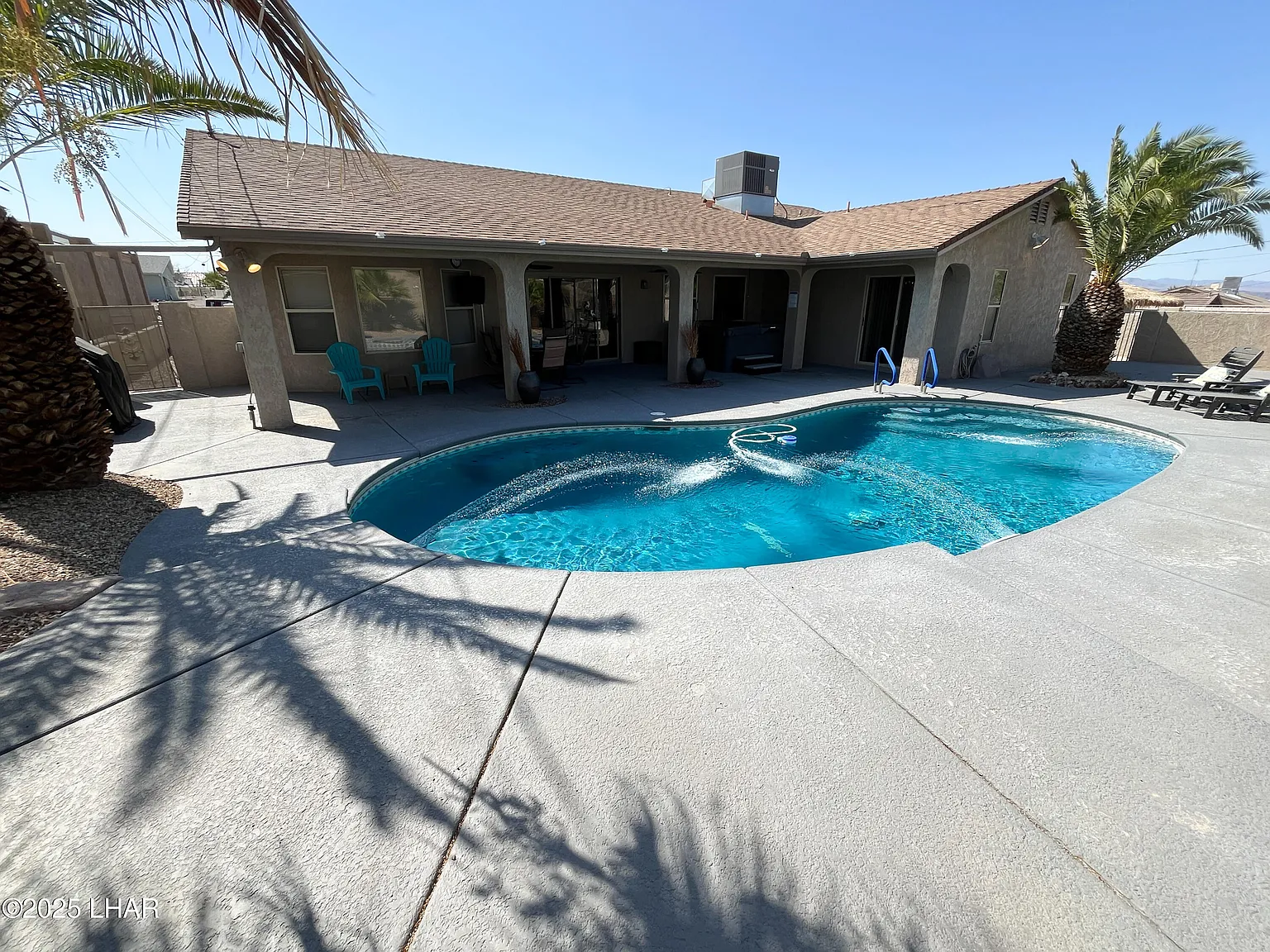 4 bed, 2.0 bath, 2088 sqft, $3,000 — Photo 3