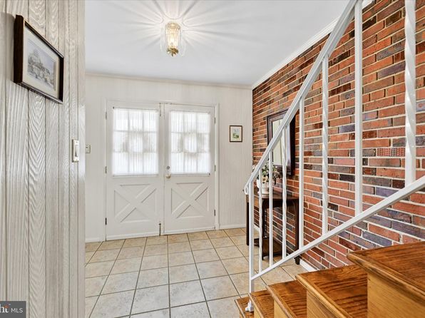 122 Tregarone Rd, Lutherville Timonium, MD 21093