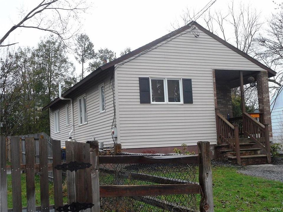 1st image of 107 Marion Ave