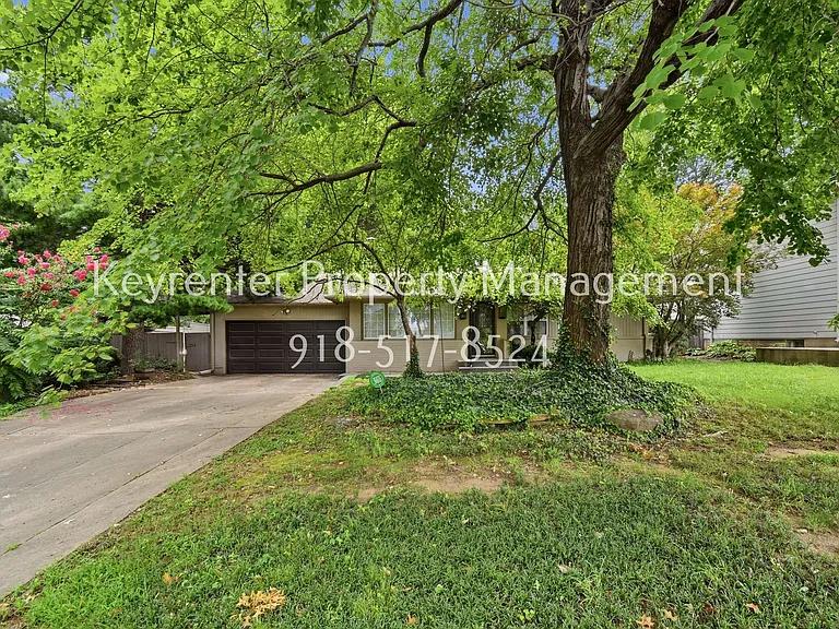 3325 S Yorktown Ave — Photo 1