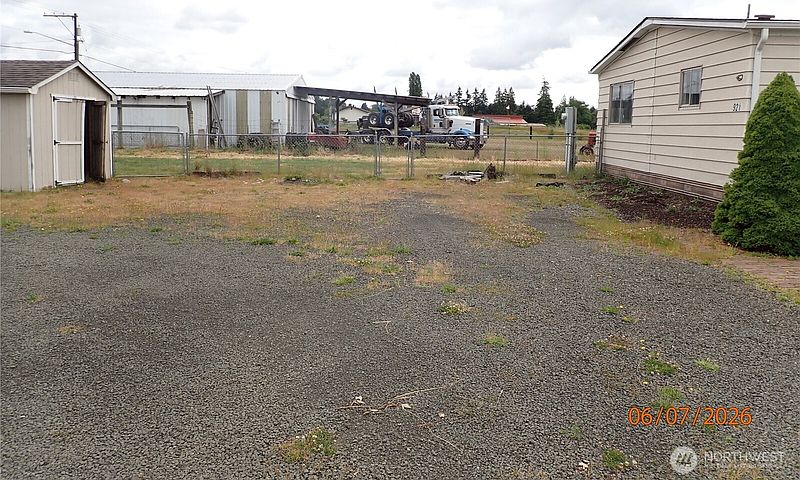5th image of 9217 183rd Avenue SW