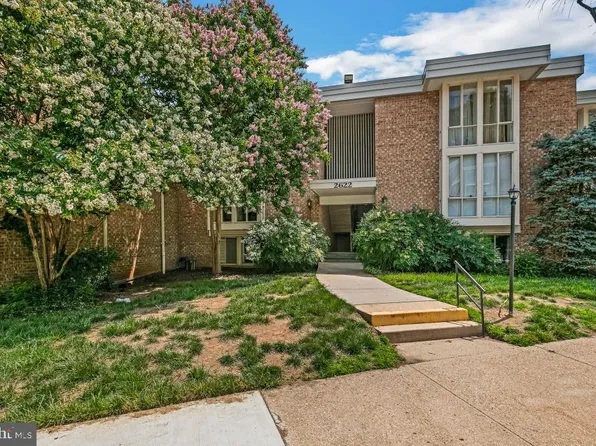 2622 Wagon Dr #319, Alexandria, VA 22303
