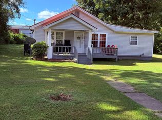 3759 Old Plainview Rd, Flowery Branch, GA 30542