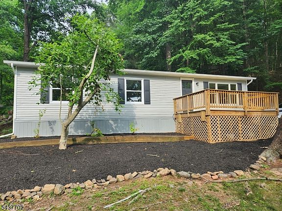 2nd image of 1 Watergate Dr