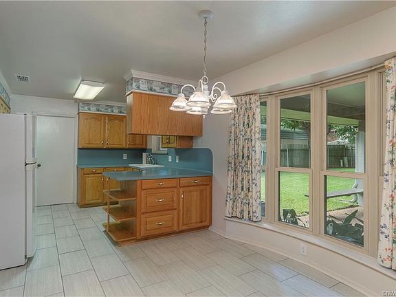 4th image of 7632 Tampa Way