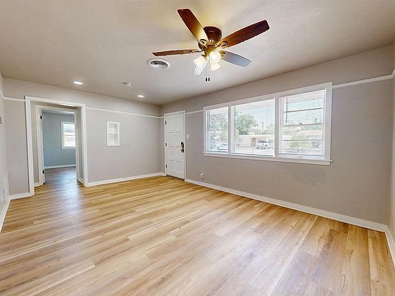 5th image of 508 S Aspen Ave