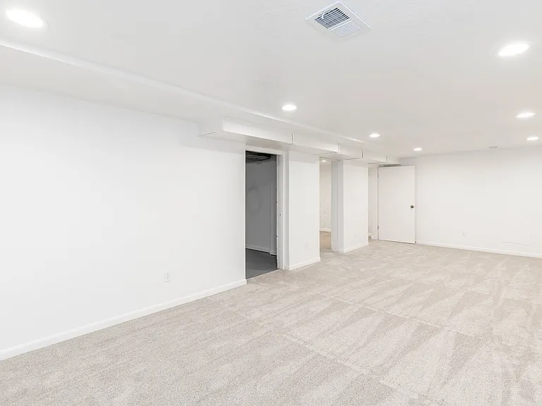 6522 Lincoln Ave — Photo 19