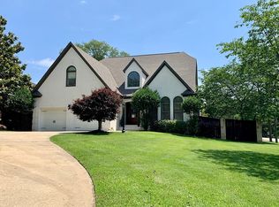 2001 Vestavia Dr, Birmingham, AL 35216