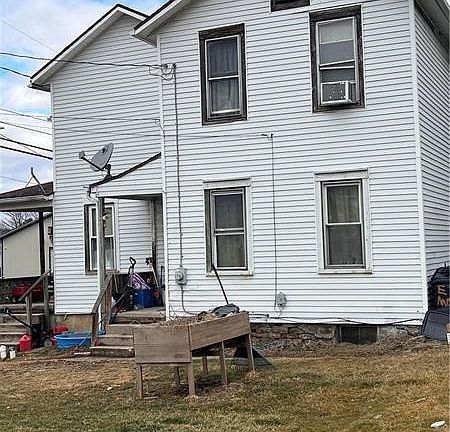 2nd image of 404-406 E Market St