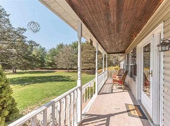 2nd image of 15 Millbrook Ln