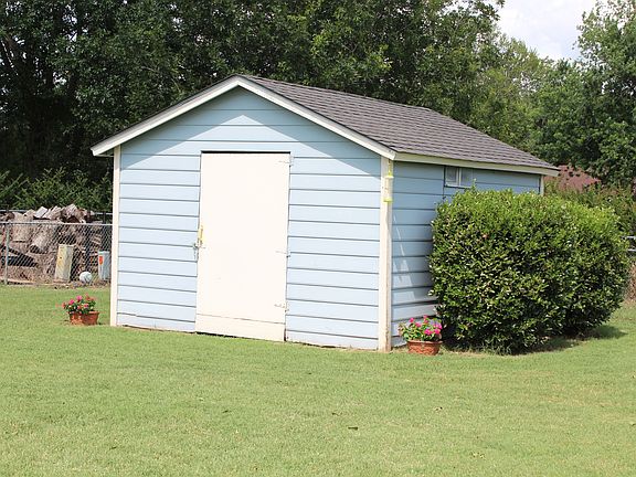 Storage building 