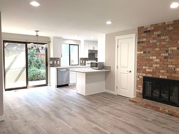 4th image of 10705 NE 53rd St