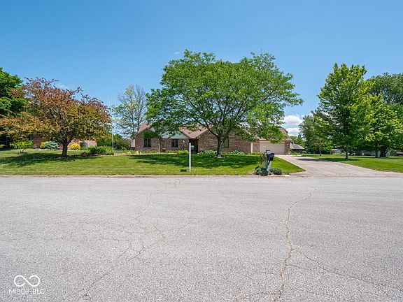 2nd image of 6055 Canterbury Ct