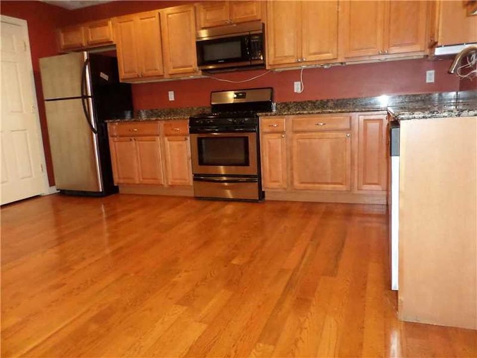 1st image of 27 Evergreen St
