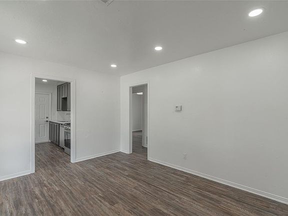 5th image of 1120 SW 47th St