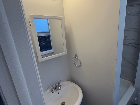 4th image of 195 Parker Ave #12