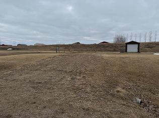 510 Valley Dr, Devils Lake, ND 58301