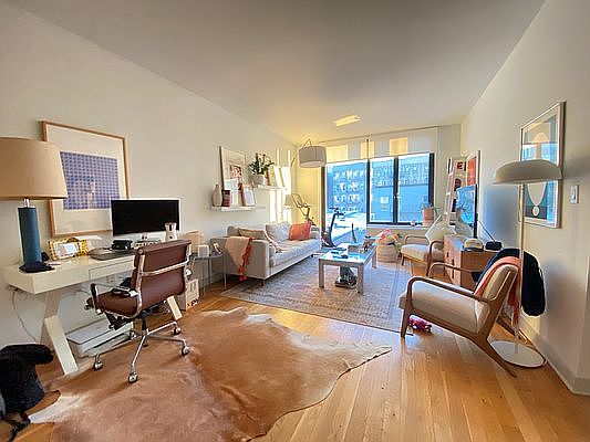 3rd image of 64 Bayard St APT 3C