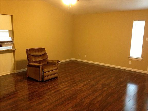 2nd image of 2222 Briarmeadow Dr