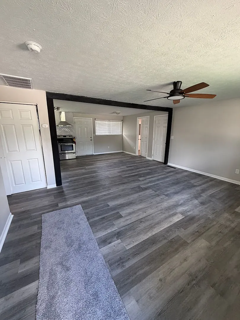 Welcome home to this inviting rental property in Huber Heights — Photo 3