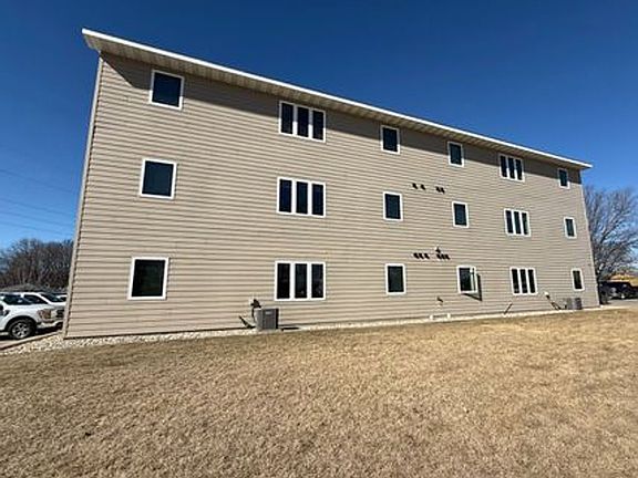 3rd image of 15 11th St NE #28