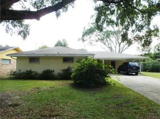 912 Cherryhill St, Lake Charles, LA 70607